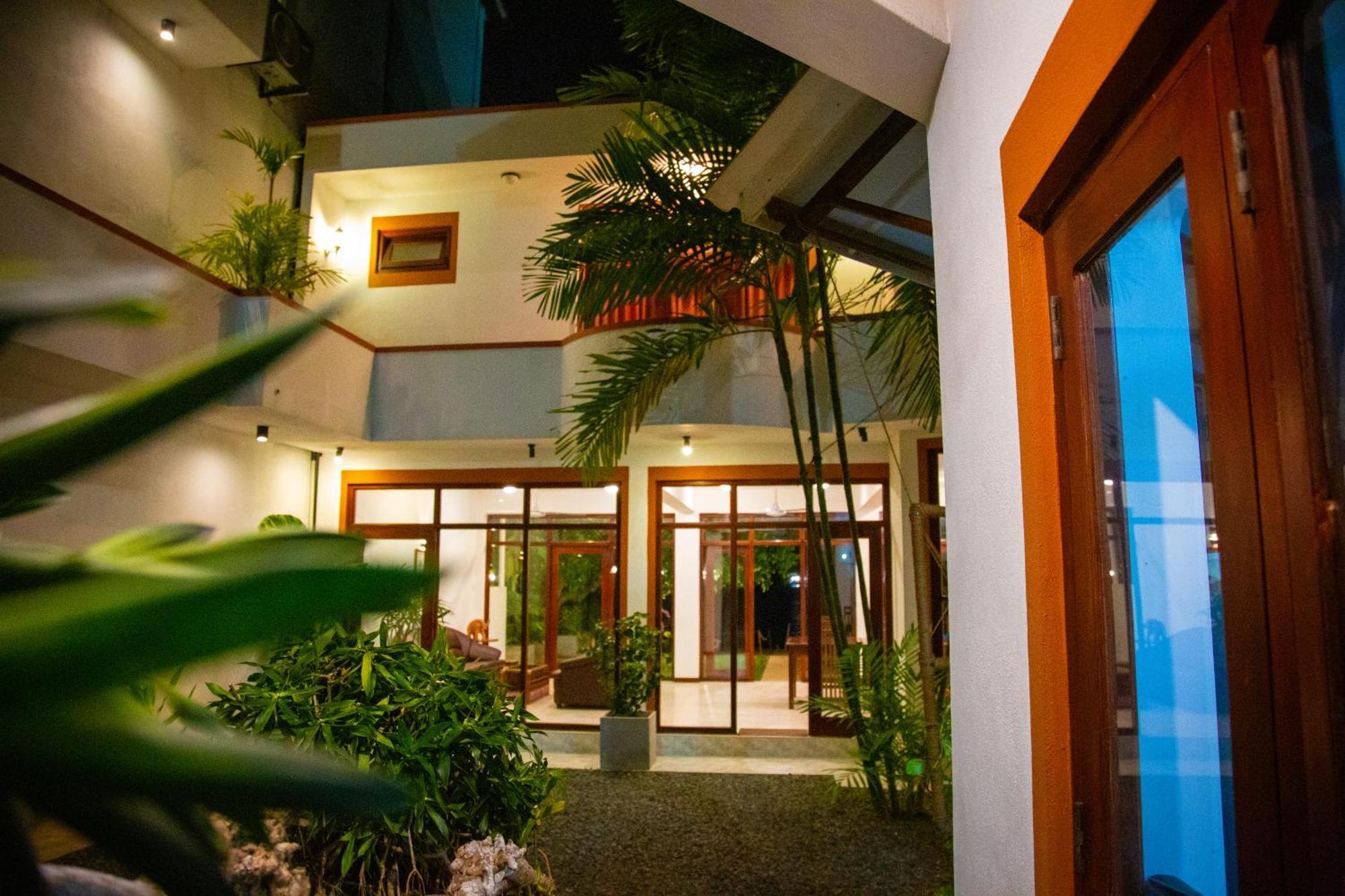 Riverside Inn Fuji Bentota Bagian luar foto