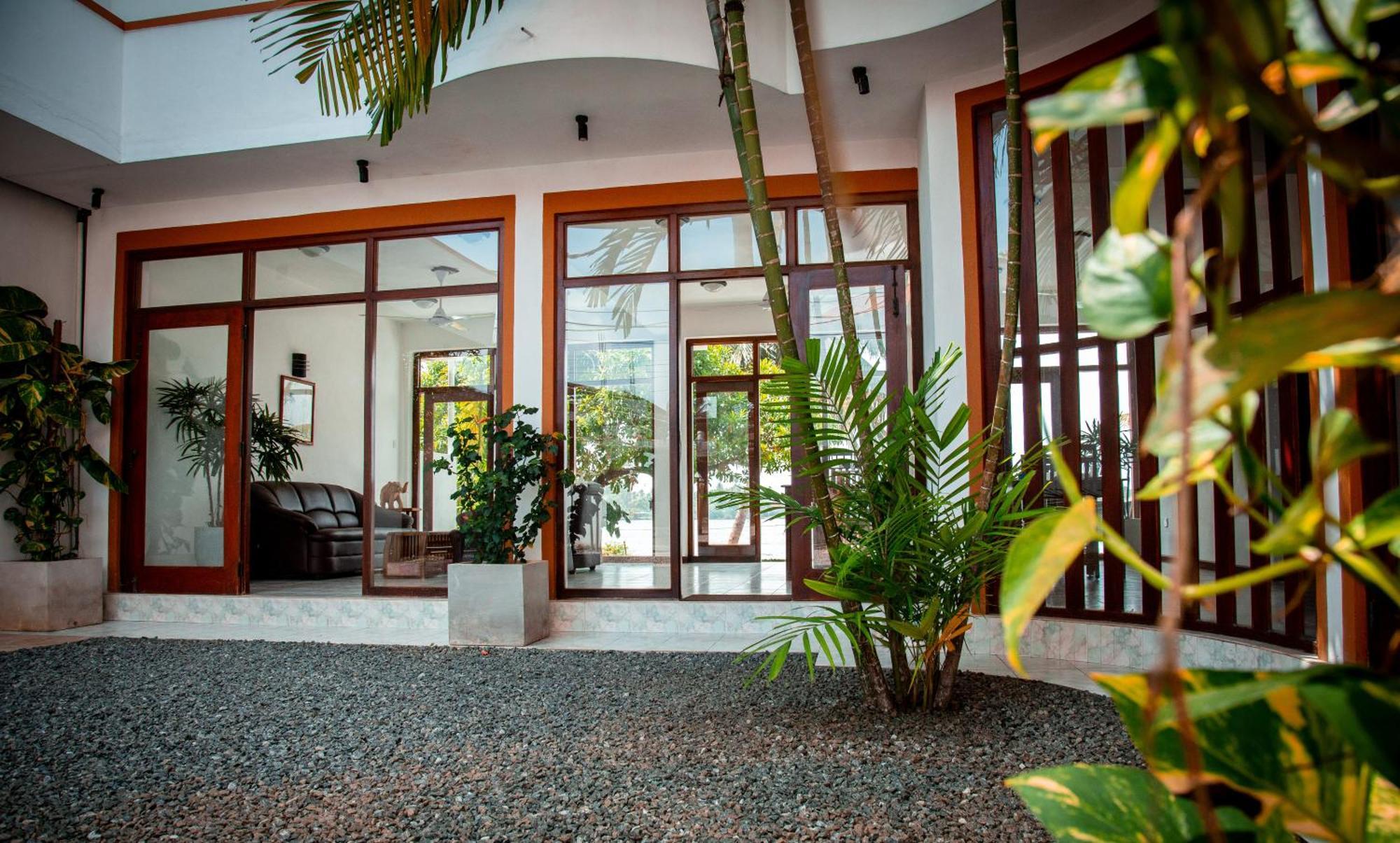 Riverside Inn Fuji Bentota Bagian luar foto