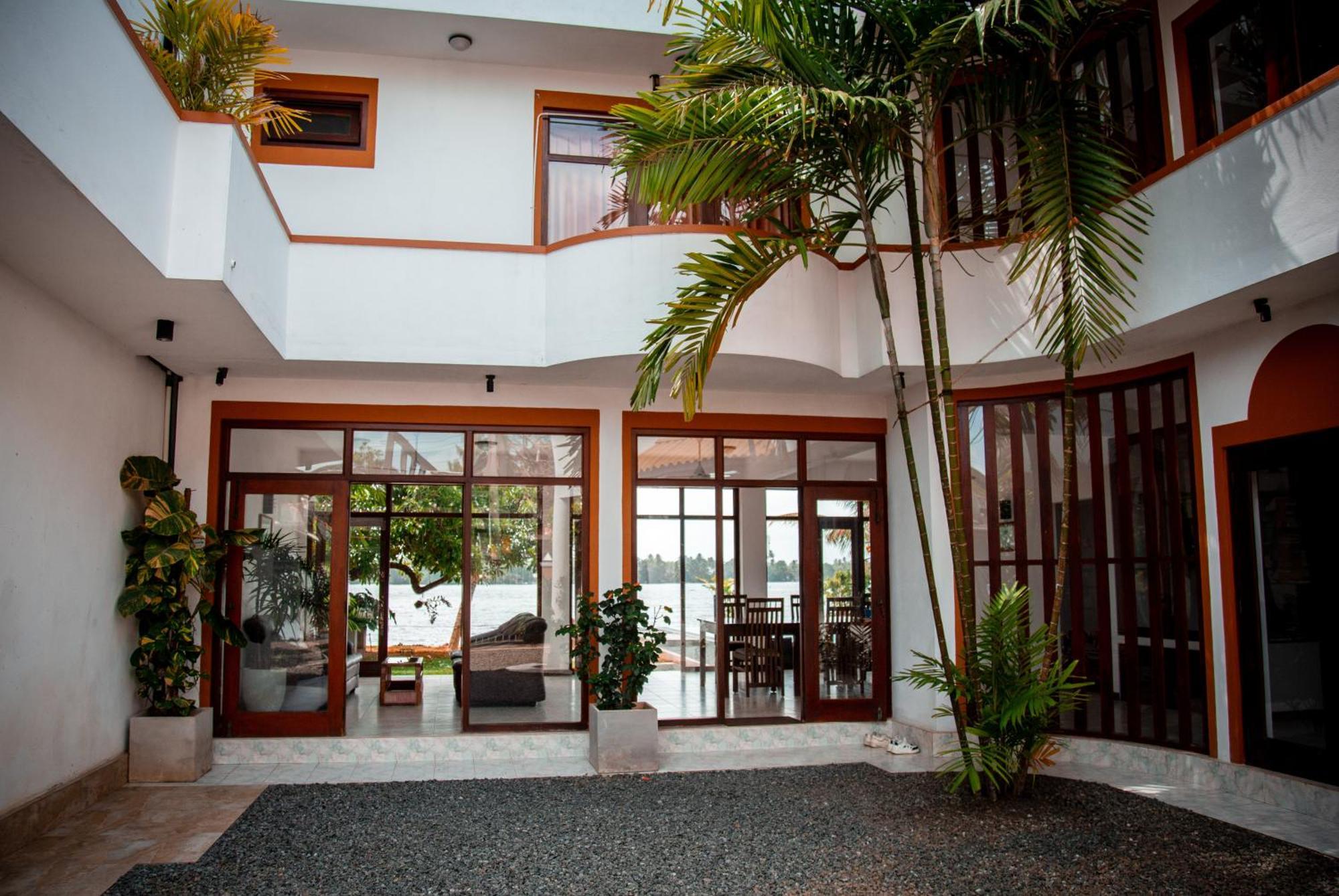 Riverside Inn Fuji Bentota Bagian luar foto