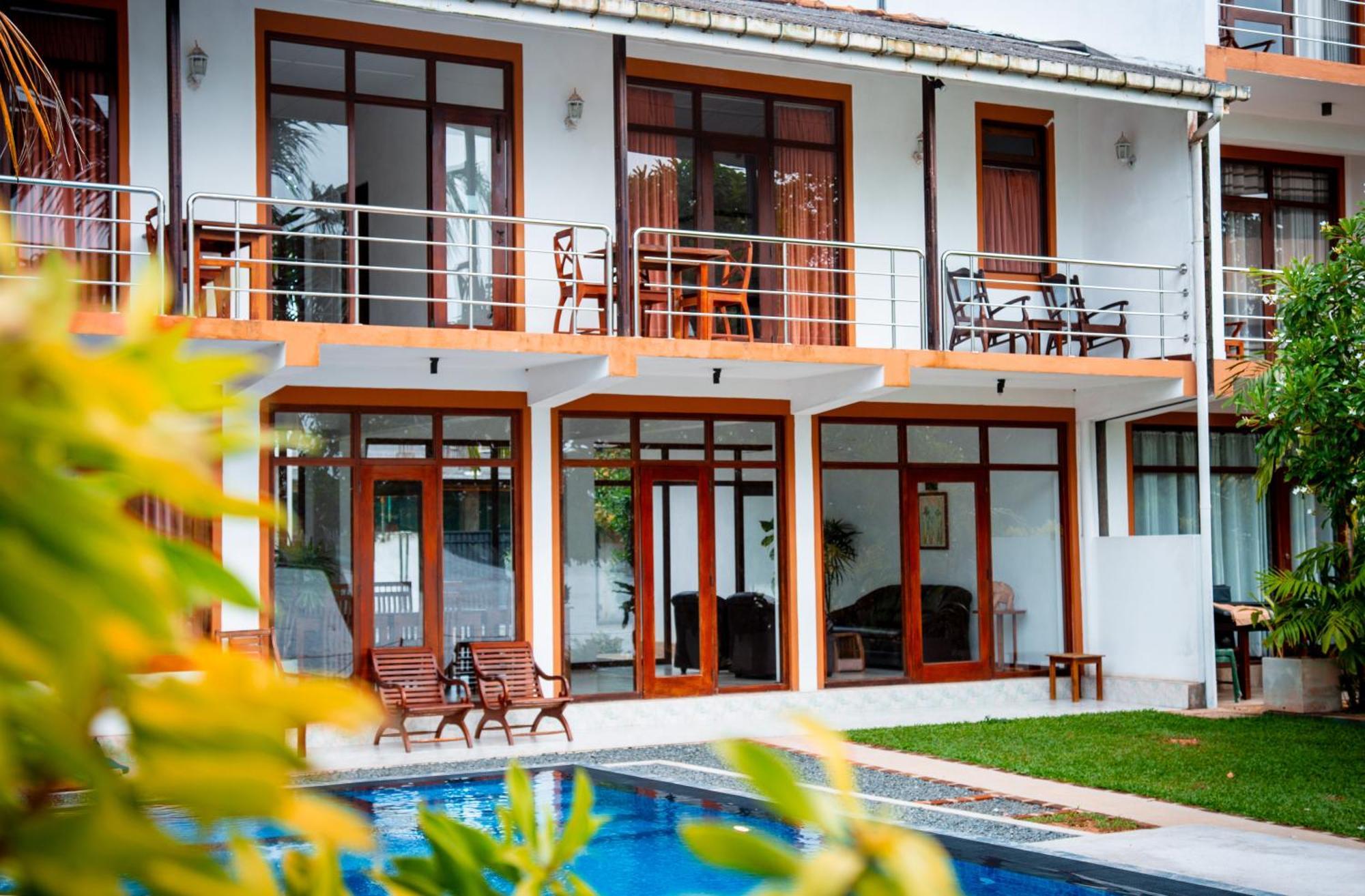 Riverside Inn Fuji Bentota Bagian luar foto